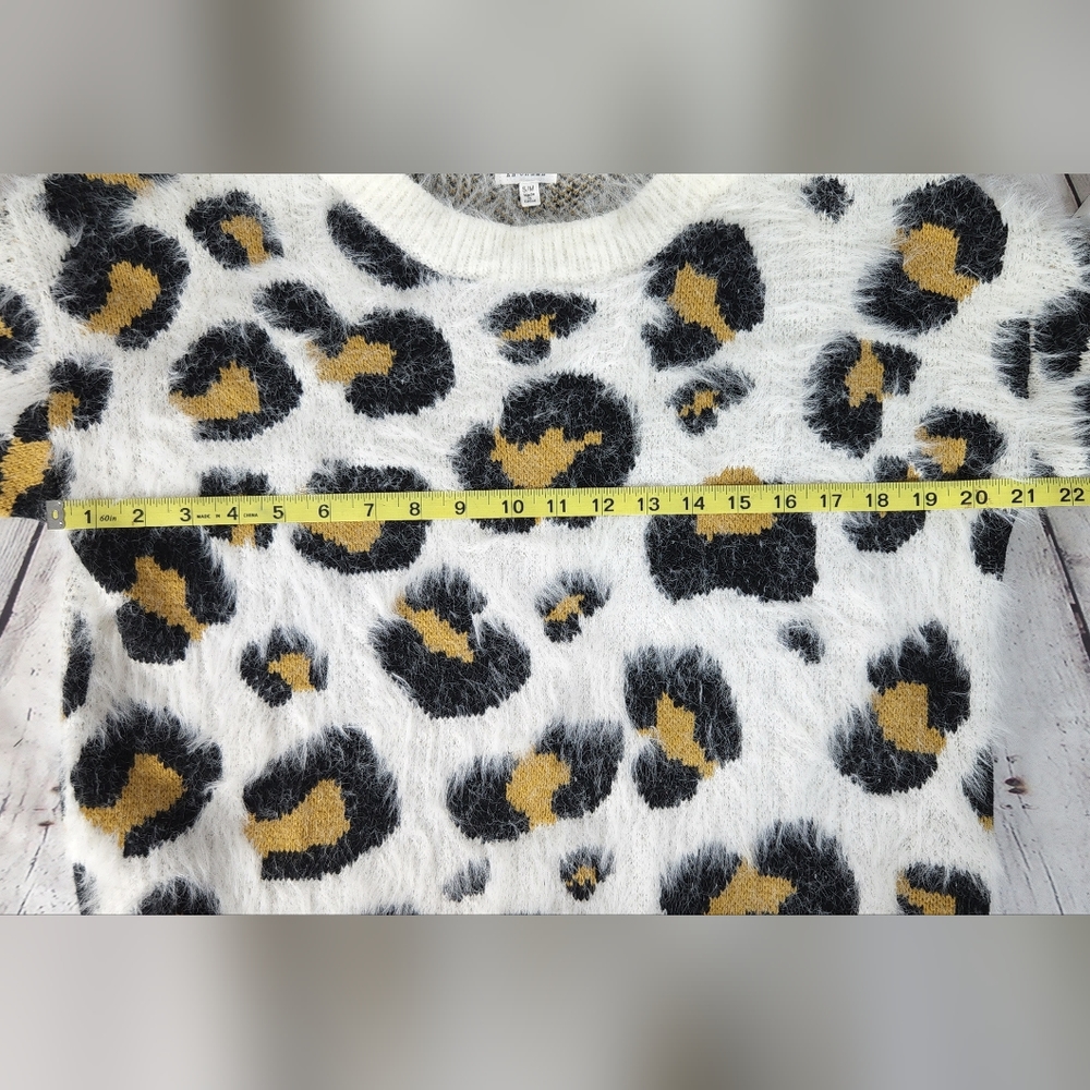 En Creme Chunky Leopard Print Fuzzy Long Sleeve Sweater - Picture 5 of 5